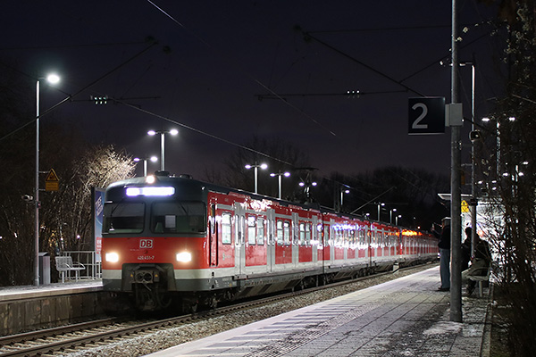 420 451-7 mit 420 471 als letzte S20 in Eichenau f&uuml;r mindestens 9 Monate. &copy; Gerhard Hauptmann