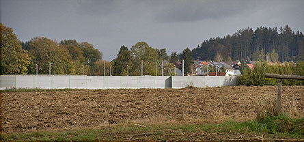 Die Mauer bei Althegnenberg