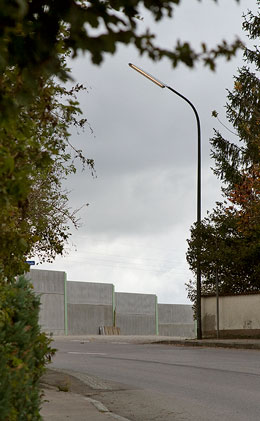 Die Mauer durch Althegnenberg